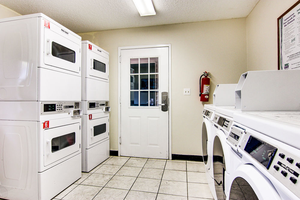 Intown Suites Extended Stay Jacksonville Fl - Baymeadows Экстерьер фото